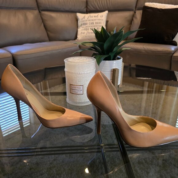 Tan GUESS heels – Size 8 (No box) - Picture 1 of 5